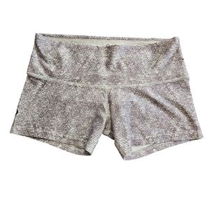 🇨🇦 Inner Fire M / 8 yoga SUP shorts EUC made in Canada 🇨🇦 Medium